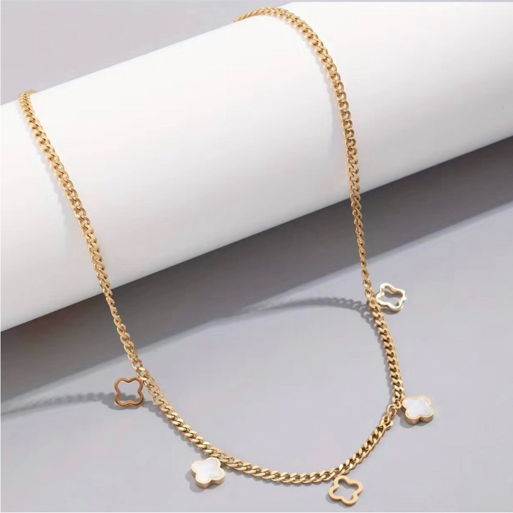 New 18K gold-plated Titanium steel necklaces featuring four-leaf clover charms